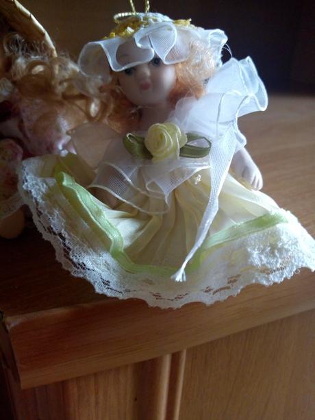 . porcelánové bábiky rôzne,