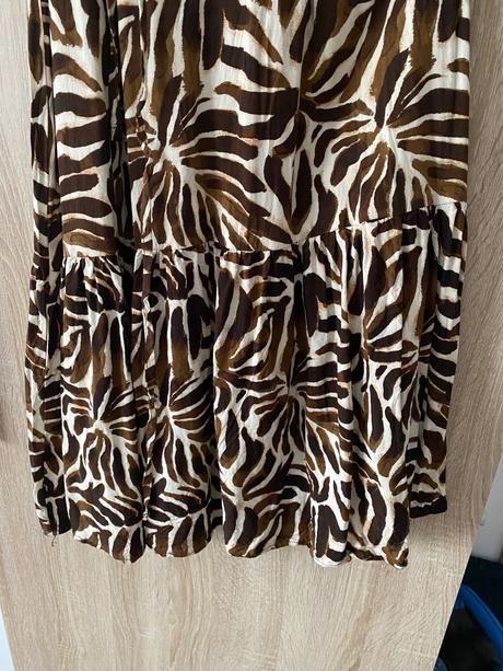 Letné šaty na ramienka s opaskom, m