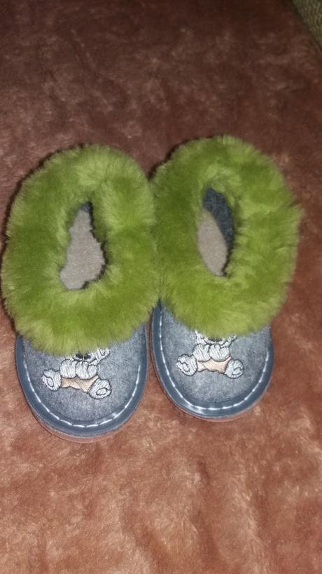 Papucky s kozusinkou, 20