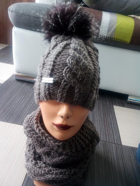 Čiapočka s brmbolcom+nakrcnik, 56 - 158