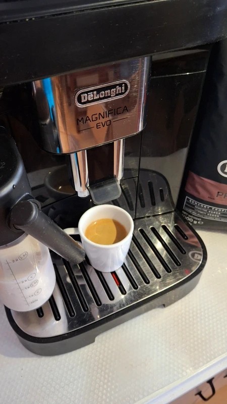 Kávovar delonghi, 
