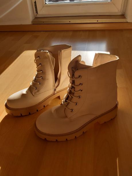 Členkové čižmy., 39