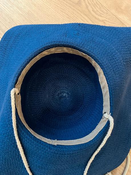 Krásny modrý bavlnený klobúk, 
