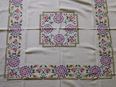 Ručne vyšívaný obrus kocka-128x128cm,, 