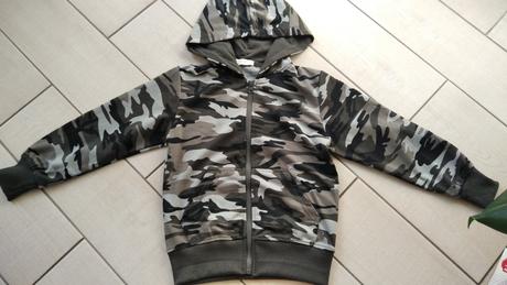 Maskáčova mikina, 116