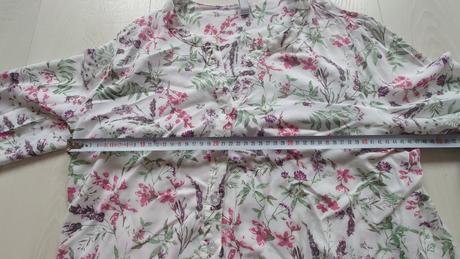 Kvetinková blúzka, 42