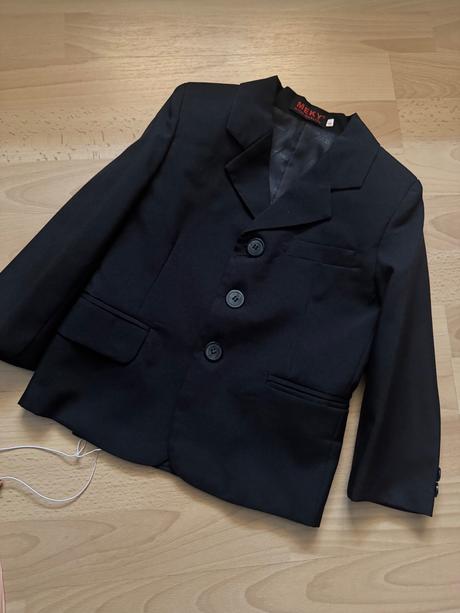 Slávnostný oblek - sako, nohavice, vesta a kravata, 104