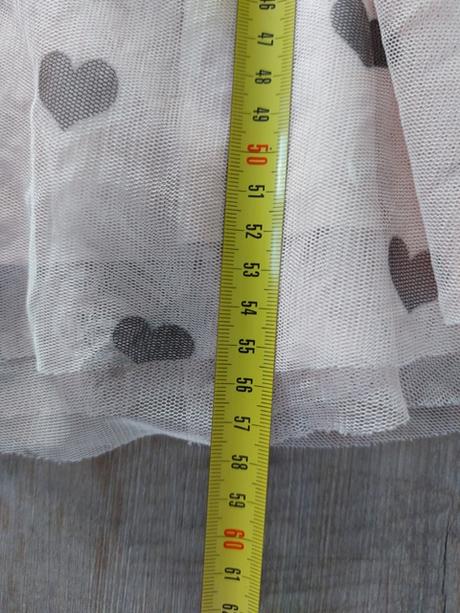 Šaty s tylovou suknou, 110