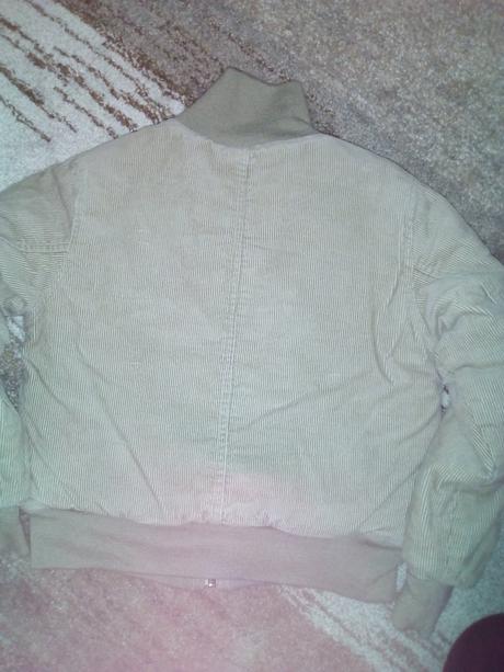 Menčestrový kabát, 122