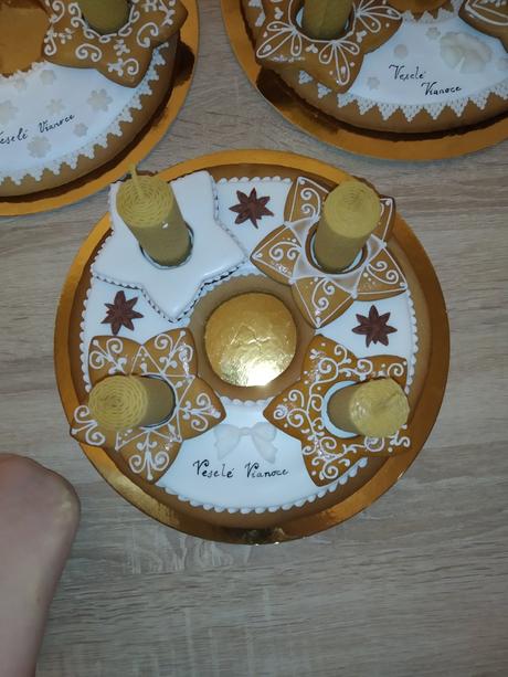 Medovnikový adventný veniec, 