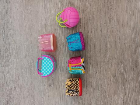 Bábika lol aj s oblečením a doplnkami, 