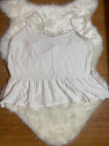 Tielko z volánom, f&f,46