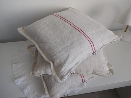 Vankúše menšie , vačšie, podlhovasté,, 