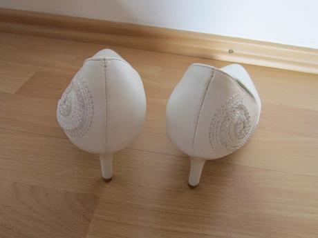 Bielo smotanove kozene lodicky, 40