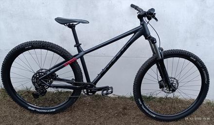 Kellys gibon 10, kellys,18