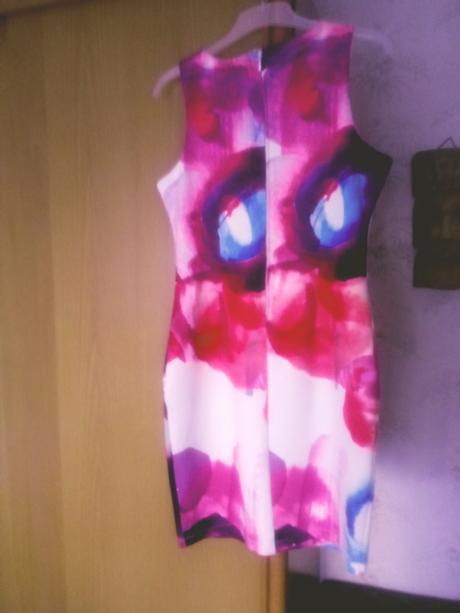 Krásne elegantné šaty., m