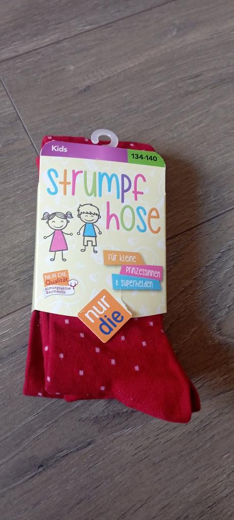 Červené pančuchy, 134 / 140