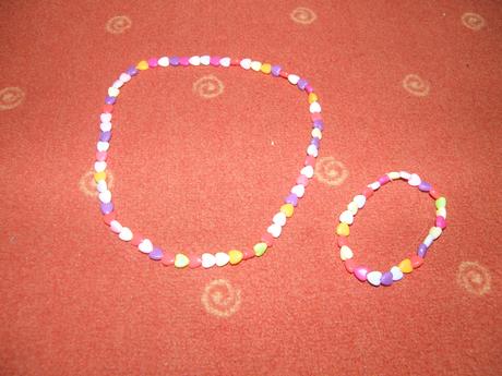 Náhrdelník a náramok, 