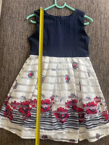 Slávnostné šaty, 122