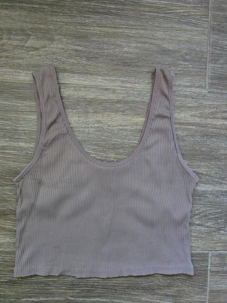 Crop top l, stradivarius,l