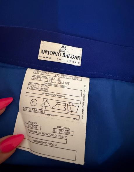 Elegantná kráľovsky modrá sukňa antonio baldan, m