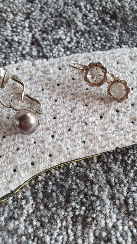 Strieborné náušnice, 