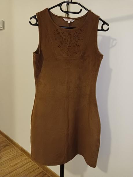 Elegantné šaty efekt jelenia koža s aplikáciou, clockhouse,m