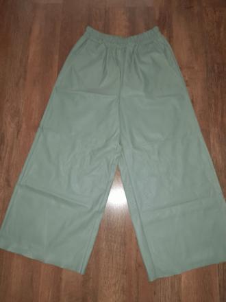 Široké  koženkove nohavice, m