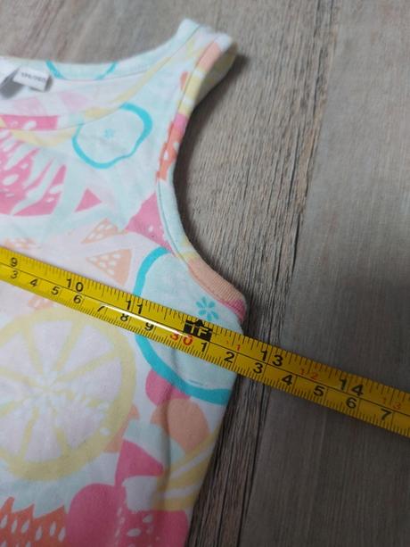 Šaty v pastelových farbách, 140