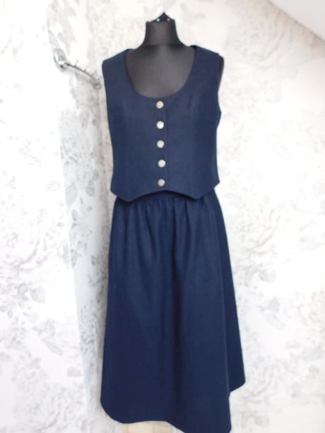 Luxusny trachten vlneny kostym, 38