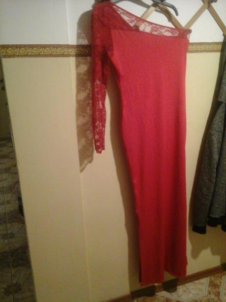 Cervene dlhe saty, l