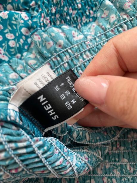 Tyrkysový top s kvetinami, m