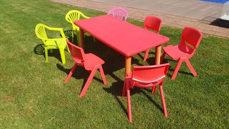 Detský stol a stoličky, 
