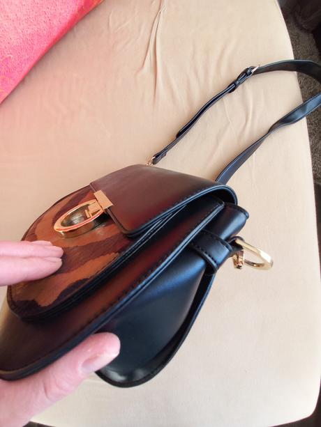 Menšia kabelka reserved, reserved