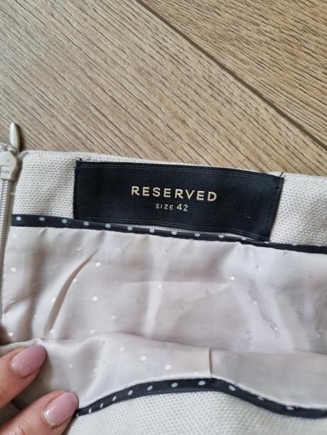 Krémová hrubšia sukňa  reserved veľ. 42, reserved,42