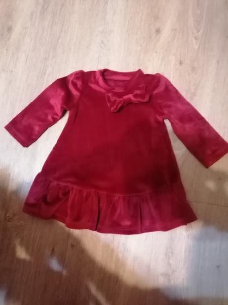 Vianočné šaty, 80