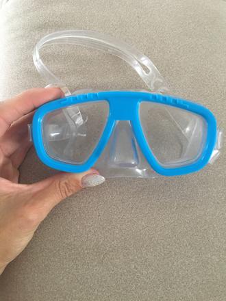 Plavecké okuliare,