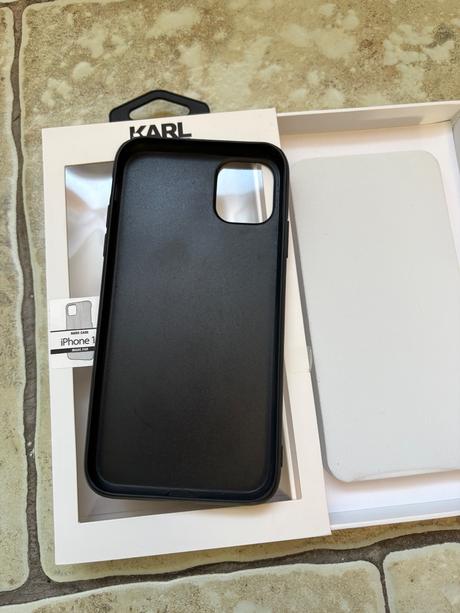 Kryt karl lagerfeld na iphone 11,
