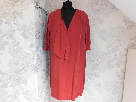 Kvalitne trendy saty, 42