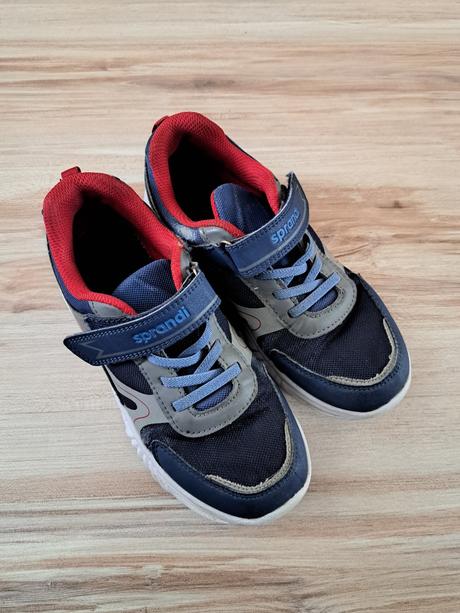 Darujem - tenisky, sprandi,34