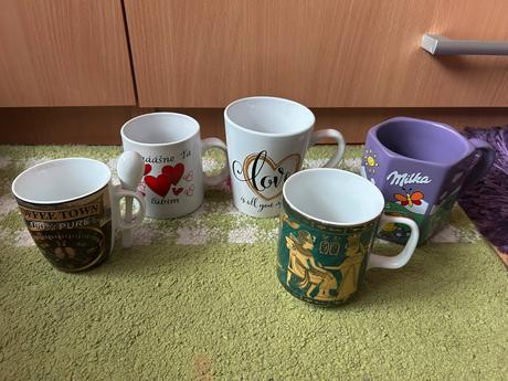 5 ks rôznych šálok, 