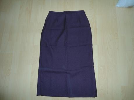 Tmavo-bordova sukna, s