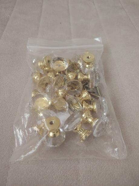 Nové elegantné úchytky na nábytok set 19 ks, 