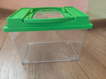 Plastova prepravna nadoba,