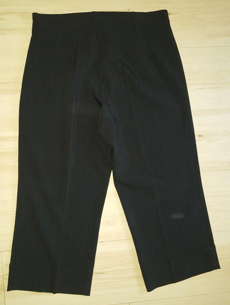 Čierne kraťasy, 40