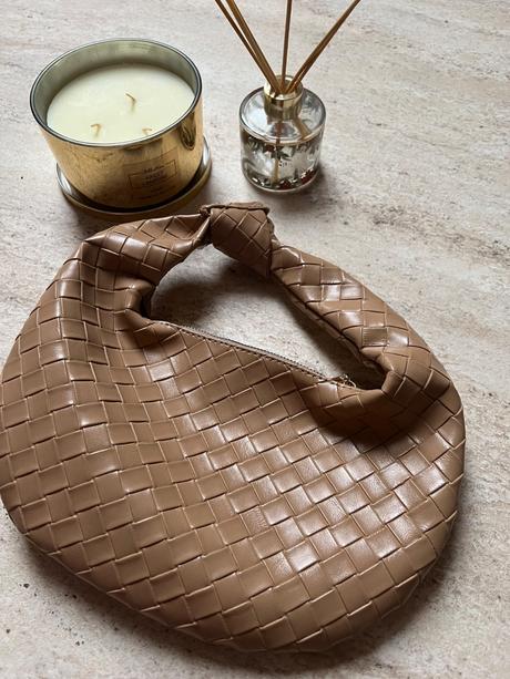 Trendy kabelka uzlíková, 