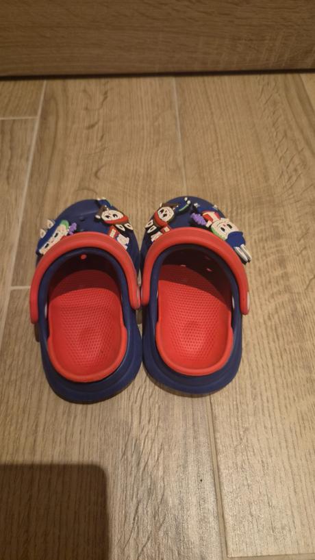 Crocsy labubu, 20