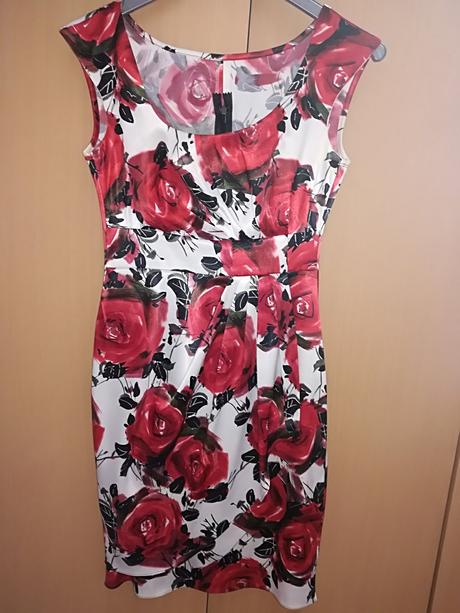 Krásne spolocenske kratke saty, s