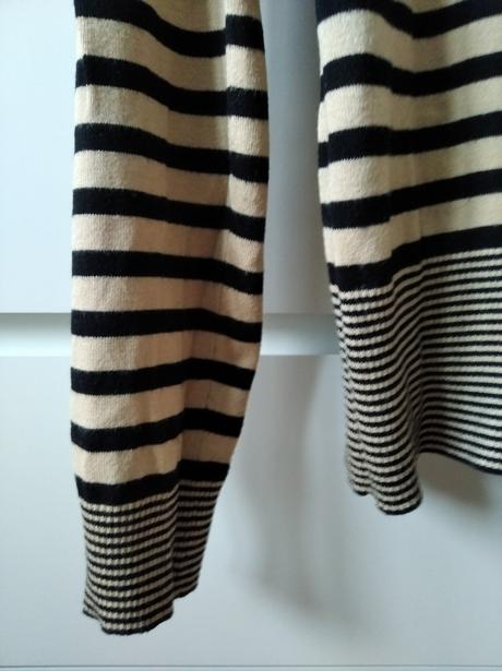 Pulóver s vé-výstrihom, 36