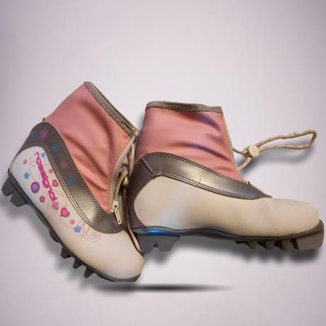 Detské bežecké lyžiarky zn. rossignol, 31